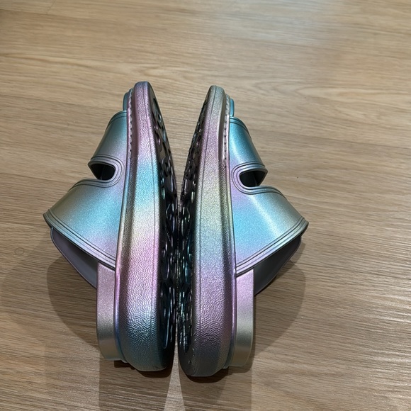 Alexander McQueen iridescent oversized hybrid sandals - Picture 10 of 13
